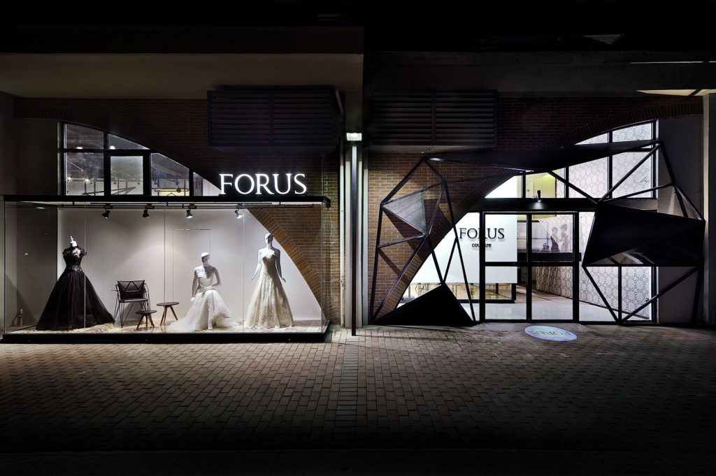 图片[2]-国外服装专卖店旗舰店实景图【网盘下载】